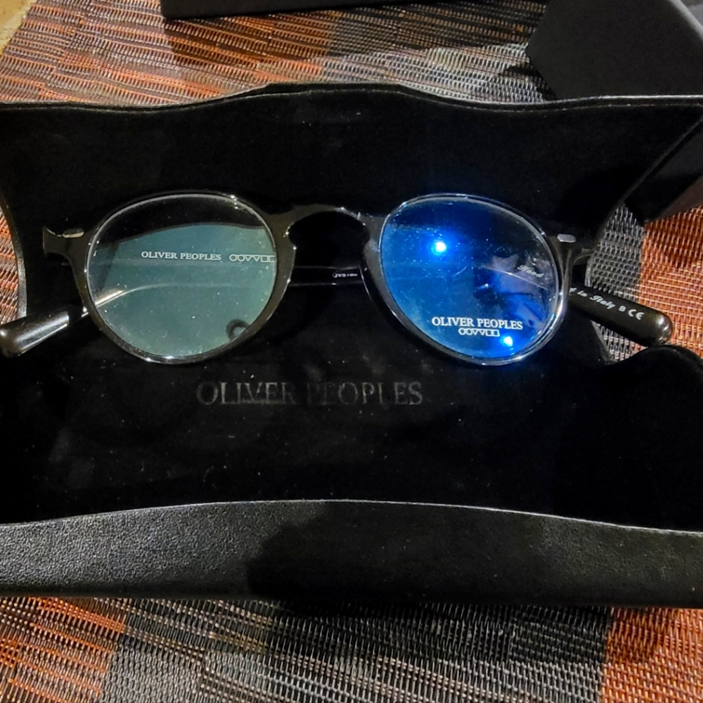 Oliver Peoples Glases